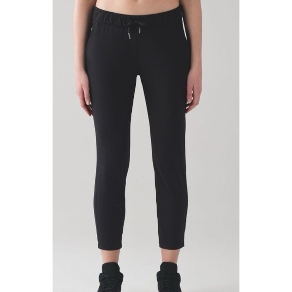 Lululemon On The Fly Luxtreme Sweat Wickg Black Easy Stretch Jogger Travel Pants